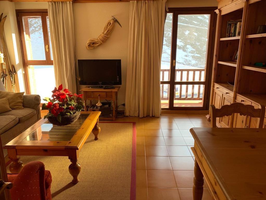 Acogedor Apartamento En アストゥン エクステリア 写真